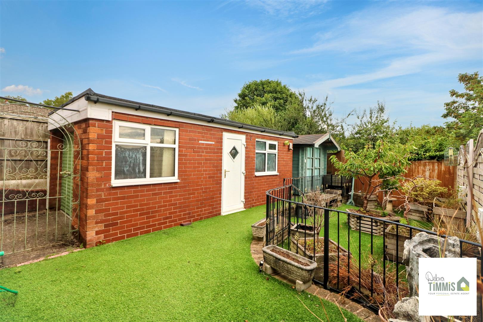 3 bed property in Fairhaven Grove, Stoke-On-Trent